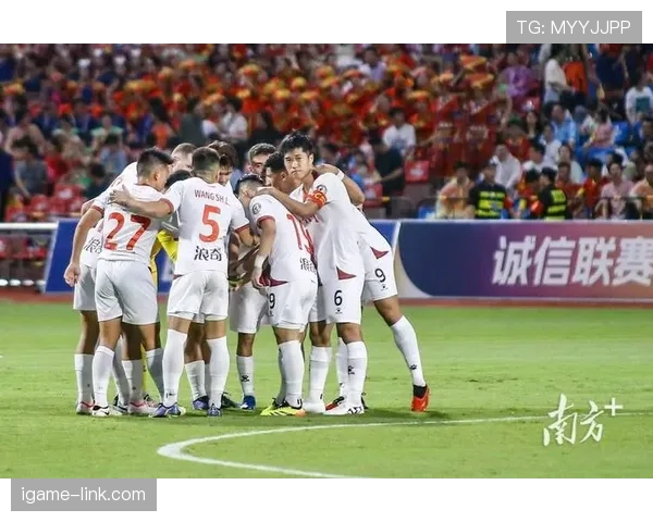 广州队近期比赛阶段防守与进攻间的平衡仍需优化，面对对手冲击表现起伏