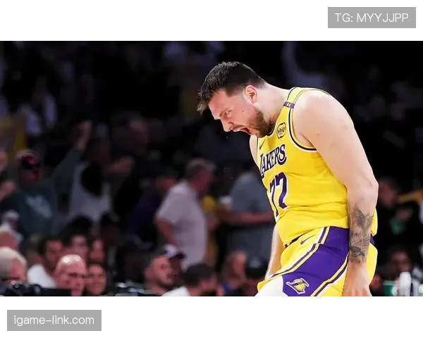 扬尼斯挡拆制造错位效率提升明显，拉开与东契奇得分空间差距